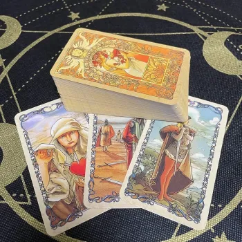 Preview: Mucha Tarot